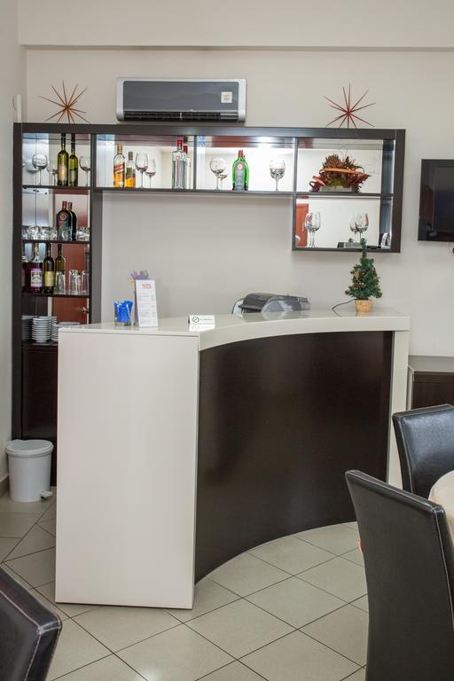 Sin-Kom Hotel Garni Пирот Экстерьер фото