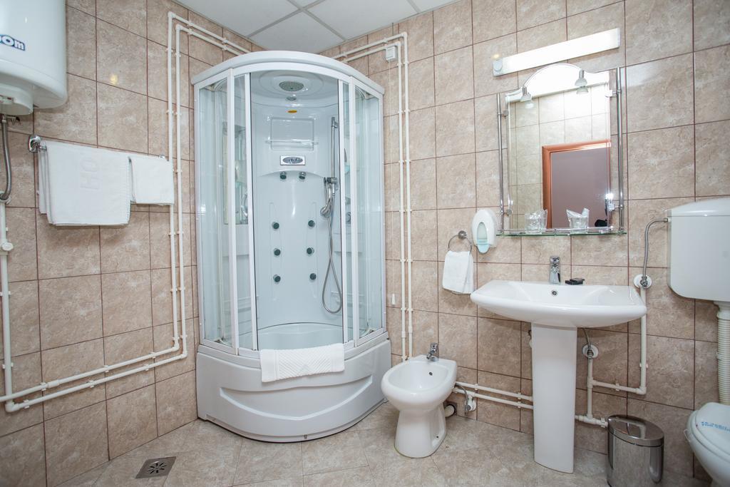Sin-Kom Hotel Garni Пирот Экстерьер фото